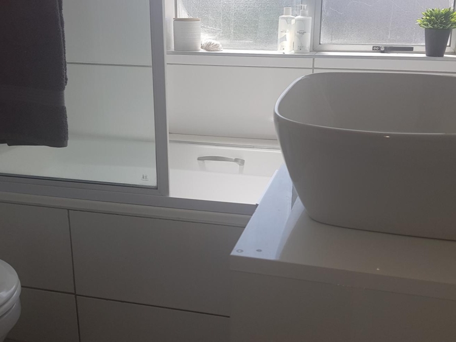 To Let 2 Bedroom Property for Rent in Big Bay Western Cape